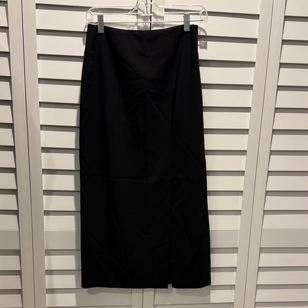 LOFT Classic Black lined Pencil Skirt with front slit.